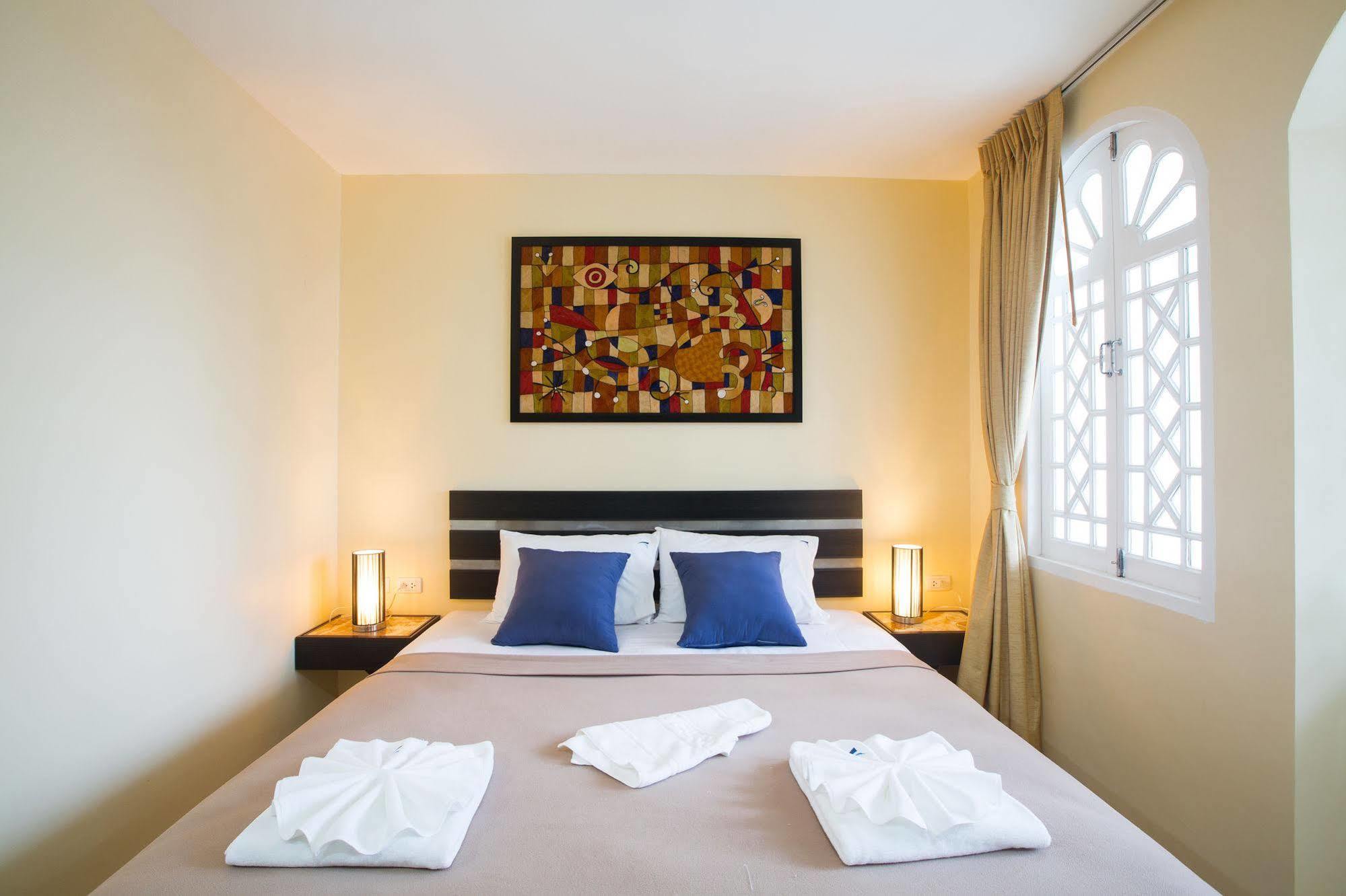 Patong Marina Hotel By Lofty Exterior foto
